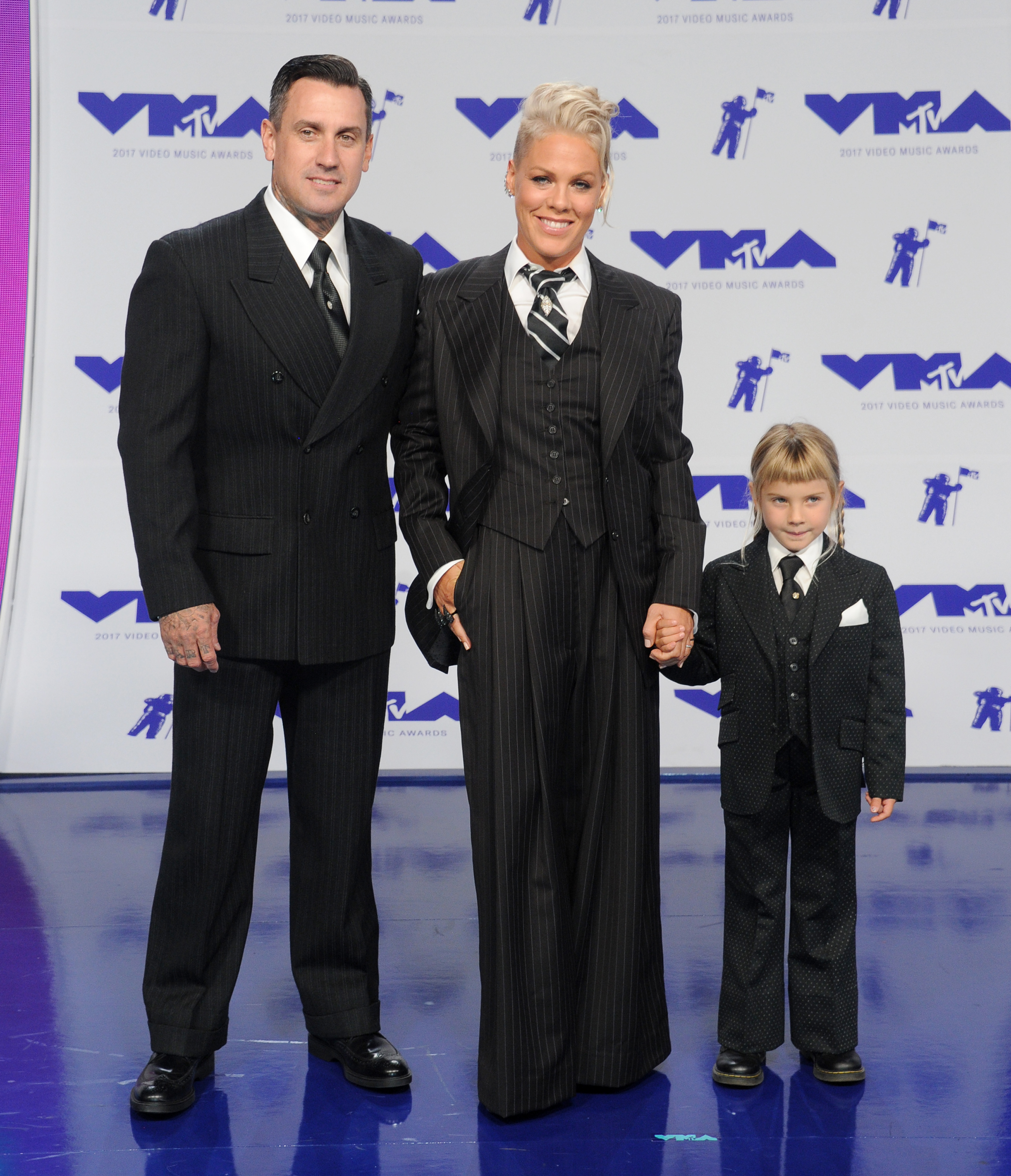 Willow joined P!nk and Carey Hart on the red carpet at the MTV Video Music Awards in California. Coordinating with her parents in a tailored black suit and tie, she stole plenty of attention as the family posed together for one of their most memorable public appearances.