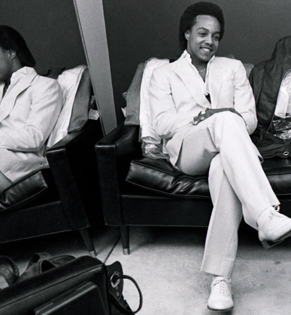 The late artist credited his profound impact on the music industry to his mother, who constantly pushed him to sing. In this photo, he sat alone in a green room for a vintage portrait that was shared to social media on August 8, 2024 | Source: Instagram/peabobryson2