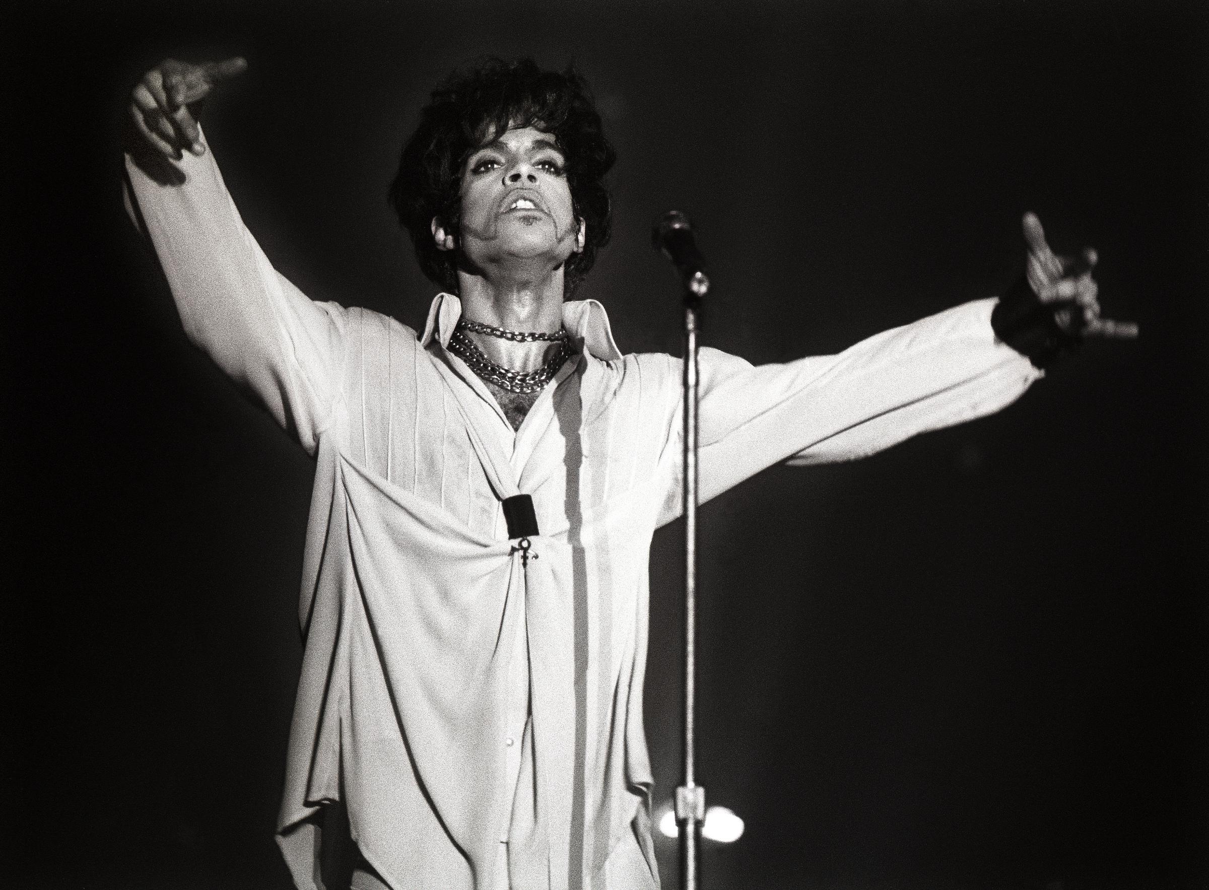 Prince Prince performs on stage on the Act II Tour on August 9, 1993 in Den Bosch, Netherlands. | Source: Getty Images