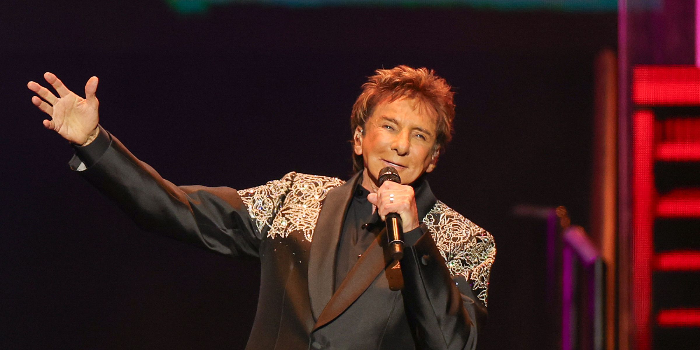 Barry Manilow | Source: Getty Images