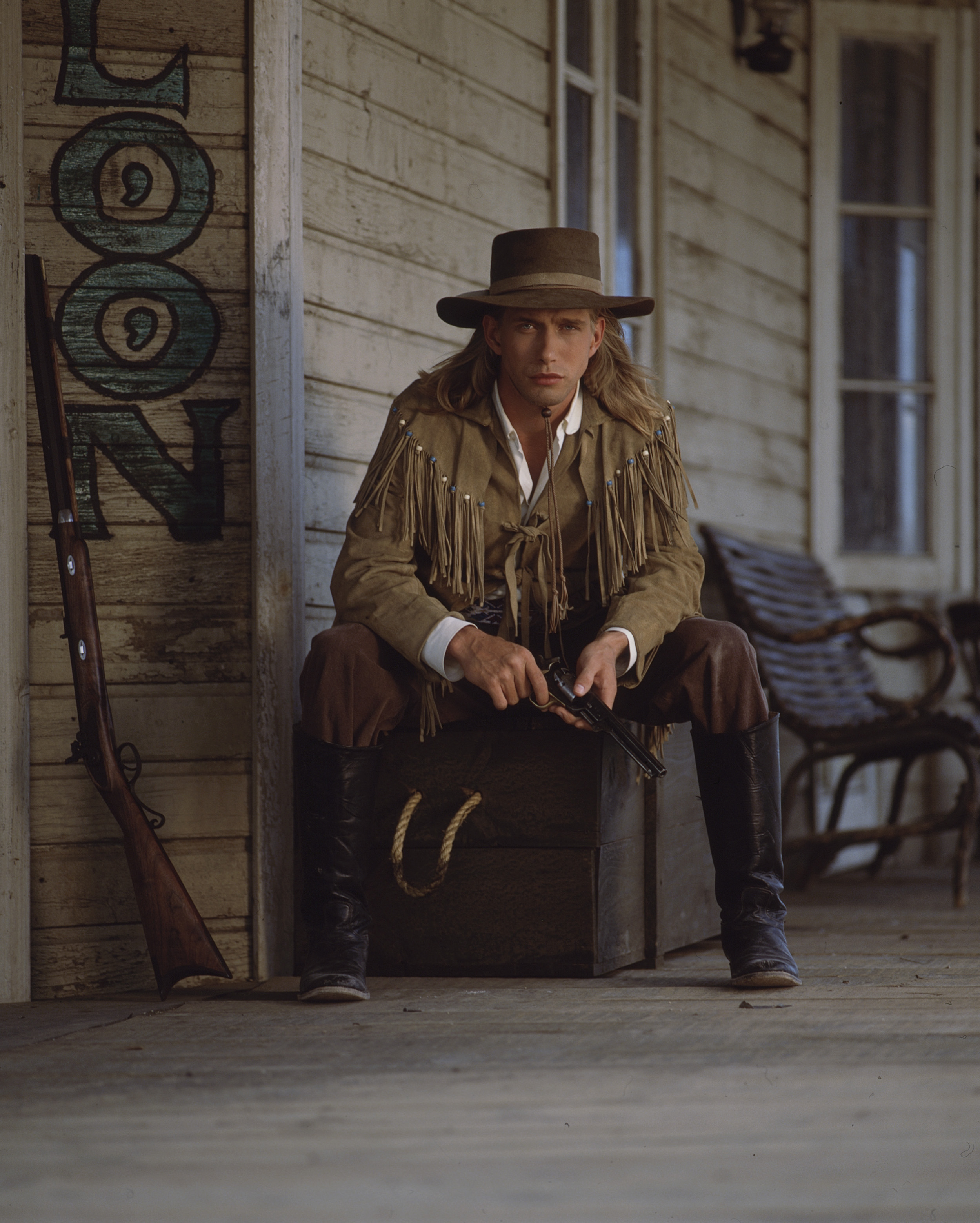 Stephen Baldwin poses for a promotional photo for the ABC western TV series "The Young Riders," circa 1989. | Source: Getty Images