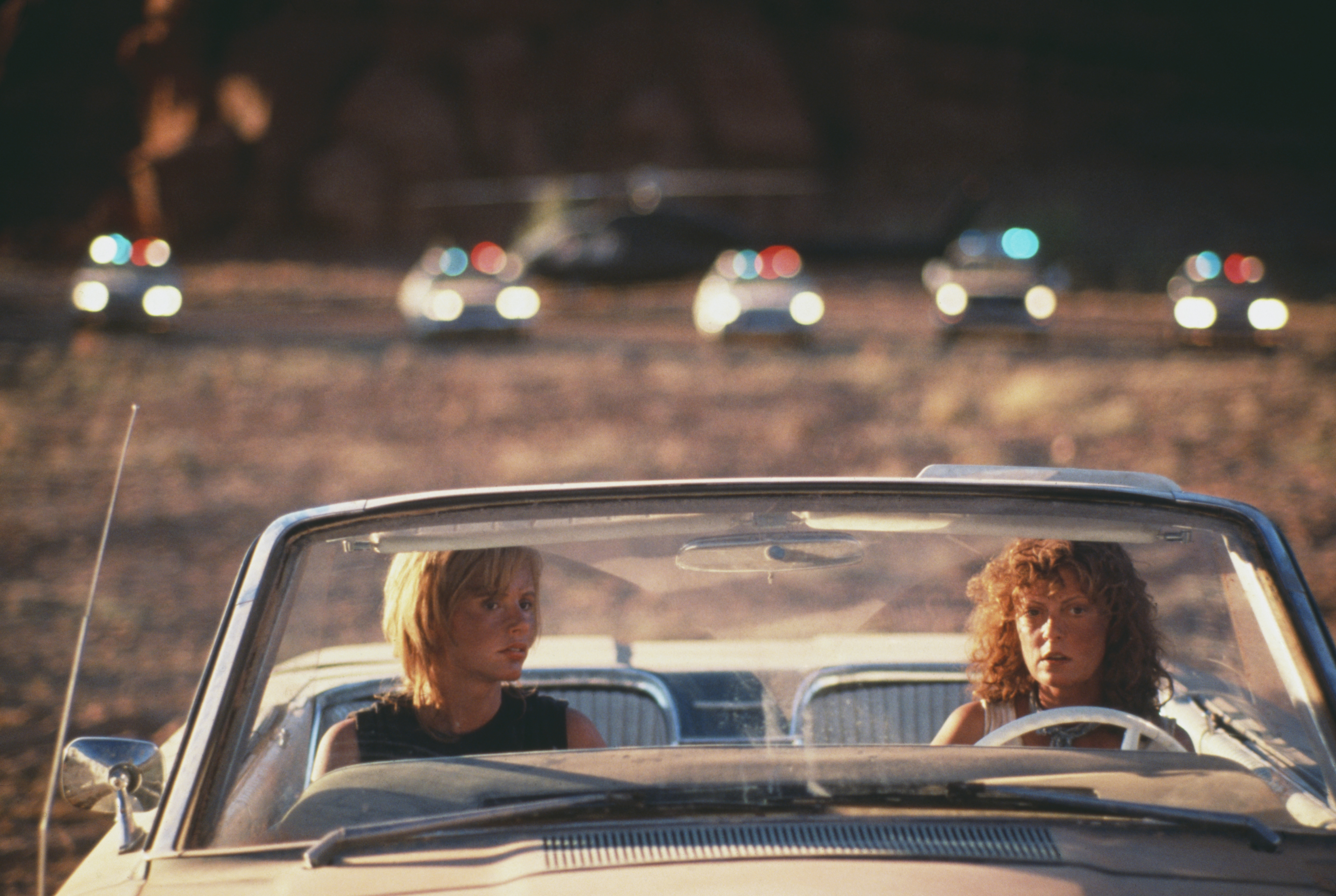 Susan Sarandon and Geena Davis star in the film "Thelma And Louise," 1991. | Source: Getty Images