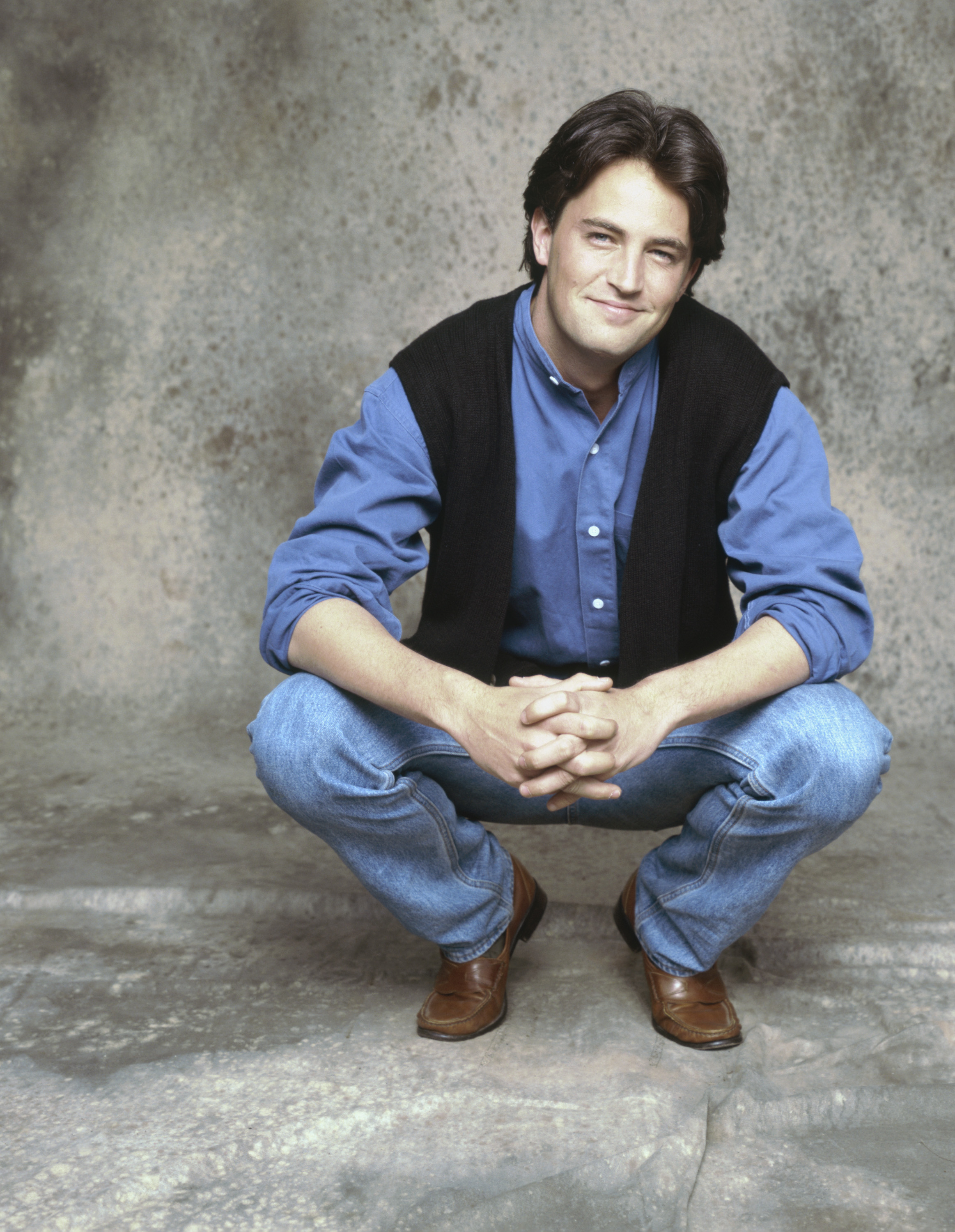 Matthew Perry as Chandler Bing in "Friends" (1994) | Source: Getty Images